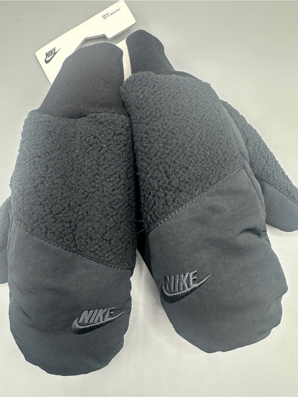 Nike Sherpa Fleece Winter Warm Mittens Women’s Size XS/S Black